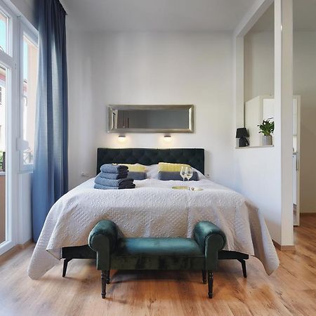 E&F Luxury Apartments Pula Ngoại thất bức ảnh